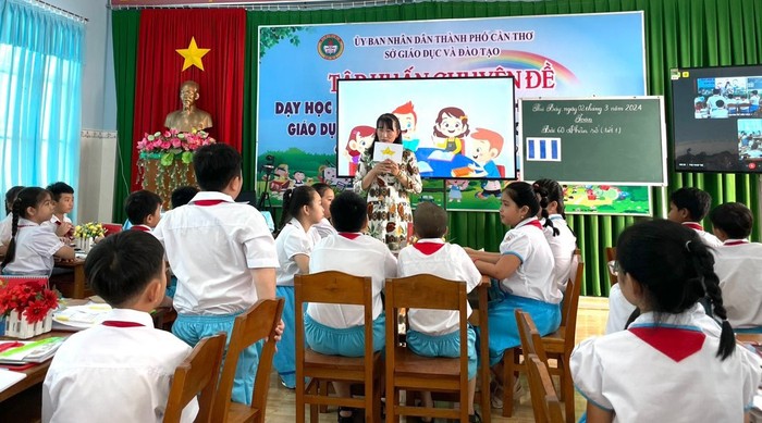 Theo Giám đốc Sở Giáo dục và Đào tạo thành phố Cần Thơ, khó khăn lớn nhất hiện nay là vấn đề đảm bảo số lượng giáo viên tại các cơ sở giáo dục để đáp ứng yêu cầu thực hiện nhiệm vụ. Ảnh: Sở GD&ĐT Cần Thơ cung cấp. z5271346874621_725e24d31d96f782e178153a64bd0abd.jpg