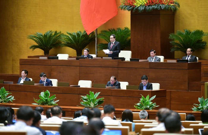 Chủ tịch Quốc hội Trần Thanh Mẫn phát biểu kết thúc phiên chất vấn đối với nhóm vấn đề thứ tư. Ảnh: quochoi.vn. 060620240826-z5511792214580_2878e74421c174d2c12e96bb166d2e45 (1).jpg