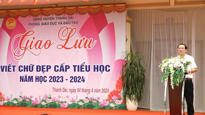 Thầy Đoàn Việt Dũng, Trưởng phòng Giáo dục và Đào tạo huyện Thanh Oai (Hà Nội). Ảnh: thanhoaiedu.vn. Thầy Đoàn Việt Dũng, Trưởng phòng Giáo dục và Đào tạo huyện Thanh Oai (Hà Nội). Ảnh: thanhoaiedu.vn.