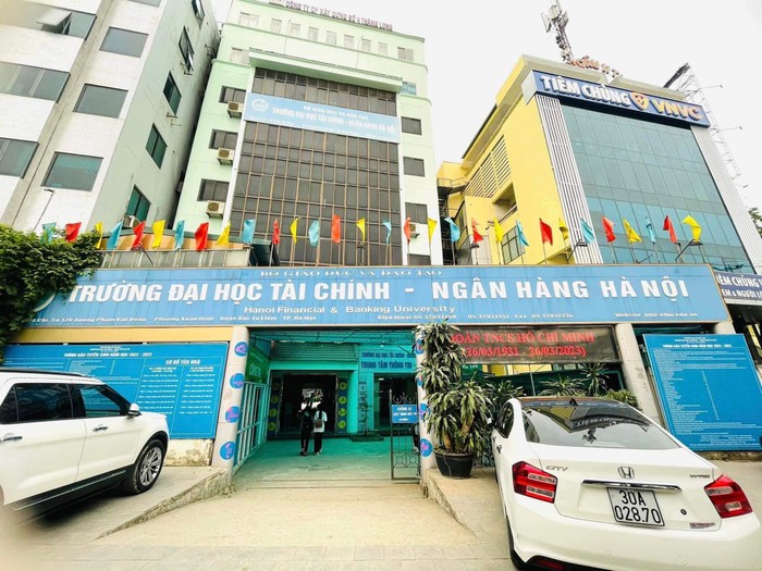 Cơ sở tại số 136 Phạm Văn Đồng, phường Xuân Đỉnh, quận Bắc Từ Liêm của Trường Đại học Tài chính – Ngân hàng Hà Nội. Ảnh: website nhà trường. 346848309_249364834461006_2139217794493452292_n.jpg