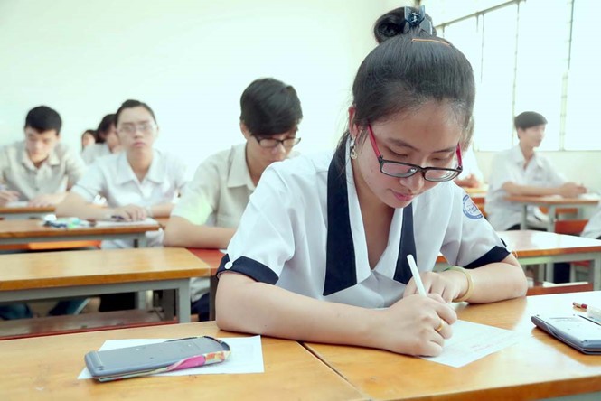 Học sinh lớp 12 đang được chuẩn bị kỹ càng cho những thay đổi trong kỳ thi THPT quốc gia 2017. (Ảnh: Thanhnien.vn)
