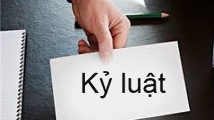 Giáo viên bị kỷ luật cảnh cáo thì sẽ bị kéo dài thời gian nâng lương bao lâu?(Ảnh minh hoạ/VOV)