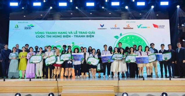 Cuộc thi tranh biện – hùng biện Tiếng nói Xanh mùa một đã khép lại với nhiều cảm xúc, khẳng định vị thế là một sân chơi trí tuệ bổ ích và ý nghĩa cho đông đảo học sinh cả nước. Cuộc thi tranh biện – hùng biện Tiếng nói Xanh mùa một đã khép lại với nhiều cảm xúc, khẳng định vị thế là một sân chơi trí tuệ bổ ích và ý nghĩa cho đông đảo học sinh cả nước.