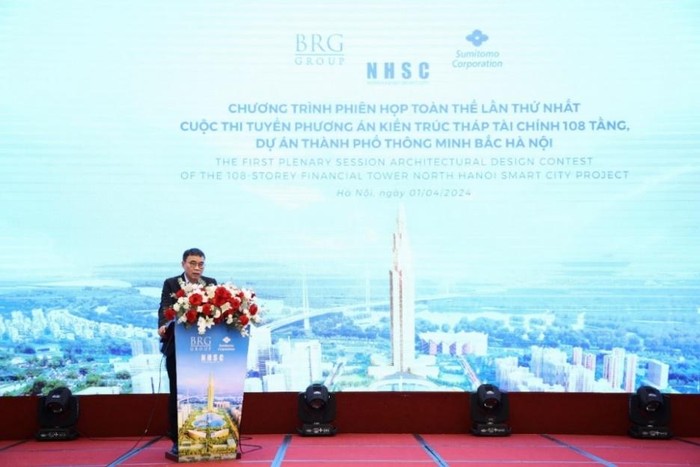 Tiến sĩ, Kiến trúc sư Phan Đăng Sơn, Chủ tịch Hội Kiến trúc sư Việt Nam – Chủ tịch Hội đồng thi tuyển phát biểu tại phiên họp. Tiến sĩ, Kiến trúc sư Phan Đăng Sơn, Chủ tịch Hội Kiến trúc sư Việt Nam – Chủ tịch Hội đồng thi tuyển phát biểu tại phiên họp.