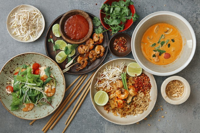 Tiệc buffet chủ đề mỗi tuần đưa thực khách “du ngoạn” qua những nền ẩm thực đặc sắc nhất của châu lục. Tiệc buffet chủ đề mỗi tuần đưa thực khách “du ngoạn” qua những nền ẩm thực đặc sắc nhất của châu lục.