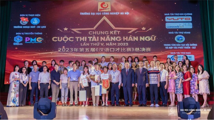 Trường Đại học Công nghiệp Hà Nội tổ chức thành công cuộc thi “Tài năng Hán ngữ” cho sinh viên ngành Ngôn ngữ Trung Quốc đến từ các trường đại học, học viện khu vực miền Bắc. Trường Đại học Công nghiệp Hà Nội tổ chức thành công cuộc thi “Tài năng Hán ngữ” cho sinh viên ngành Ngôn ngữ Trung Quốc đến từ các trường đại học, học viện khu vực miền Bắc.