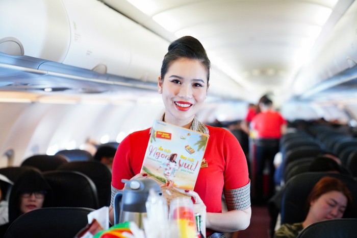 Vietjet cabin crew (1).jpg
