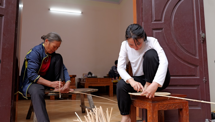 Chị Xuân không may mắc phải căn bệnh teo cơ vào năm 12 tuổi. Chị Xuân không may mắc phải căn bệnh teo cơ vào năm 12 tuổi.