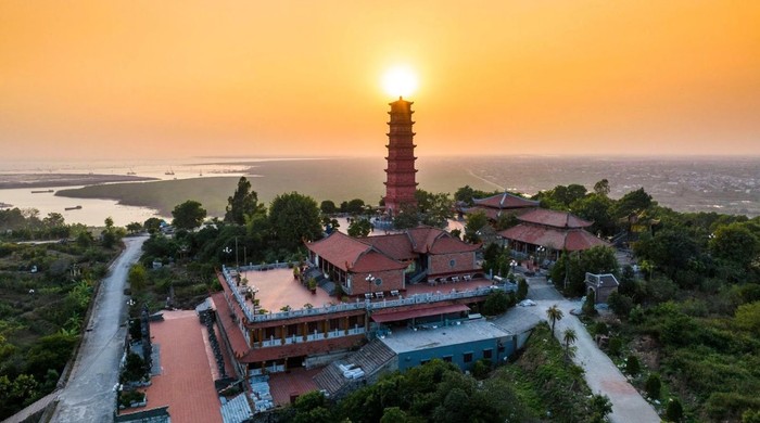 Tháp Tường Long ở phường Vạn Sơn, quận Đồ Sơn, thành phố Hải Phòng. Ảnh: Trần Đạt Tháp Tường Long ở phường Vạn Sơn, quận Đồ Sơn, thành phố Hải Phòng. Ảnh: Trần Đạt