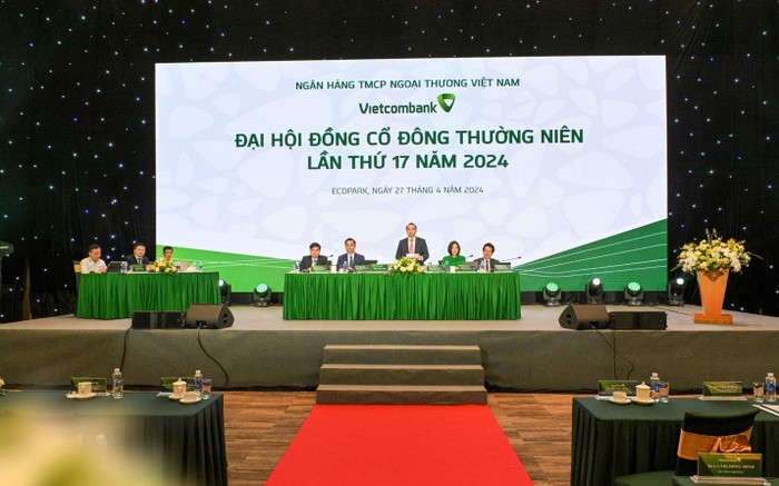 Ban Chủ tọa điều hành Đại hội đồng cổ đông thường niên Vietcombank năm 2024. Ban Chủ tọa điều hành Đại hội đồng cổ đông thường niên Vietcombank năm 2024.