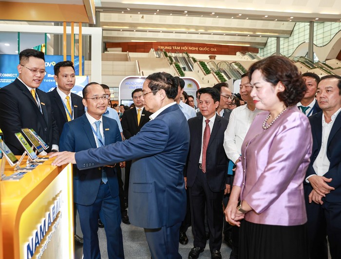Thủ tướng Phạm Minh Chính tham quan Hệ sinh thái số Nam A Bank. Thủ tướng Phạm Minh Chính tham quan Hệ sinh thái số Nam A Bank.