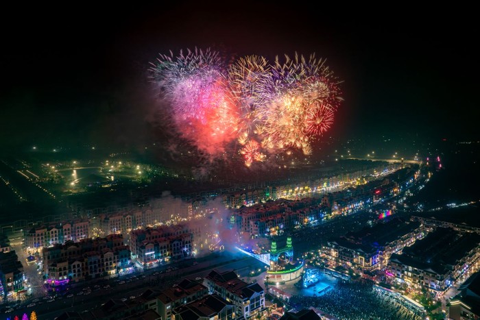 Nhiều hoạt động văn hóa, giải trí hấp dẫn được tổ chức, giúp K-Town trở thành tâm điểm mới thu hút du khách tại Grand World. 3 (4).jpg