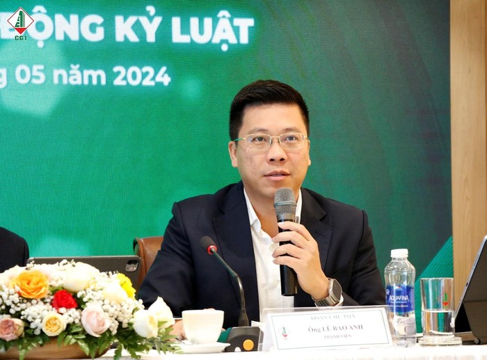 Ông Lê Bảo Anh – Đại diện Đoàn chủ tọa giải đáp các ý kiến của cổ đông trong phần thảo luận tại Đại hội. Ông Lê Bảo Anh – Đại diện Đoàn chủ tọa giải đáp các ý kiến của cổ đông trong phần thảo luận tại Đại hội.