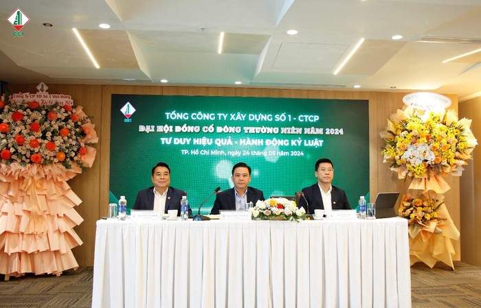 Đoàn chủ tọa điều hành tại Đại hội gồm ông Nguyễn Văn Huấn – Chủ tịch Hội đồng Quản trị, ông Lê Bảo Anh – Tổng Giám đốc kiêm Phó Chủ tịch Hội đồng quản trị và ông Phan Văn Chính – Phó Chủ tịch Hội đồng quản trị. Đoàn chủ tọa điều hành tại Đại hội gồm ông Nguyễn Văn Huấn – Chủ tịch Hội đồng Quản trị, ông Lê Bảo Anh – Tổng Giám đốc kiêm Phó Chủ tịch Hội đồng quản trị và ông Phan Văn Chính – Phó Chủ tịch Hội đồng quản trị.