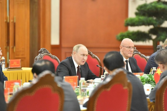 Tổng thống Vladimir Putin đánh giá cao những thành tựu to lớn mà Việt Nam đã đạt được sau gần 40 năm thực hiện công cuộc Đổi mới do Đảng Cộng sản Việt Nam lãnh đạo, đứng đầu là Tổng Bí thư Nguyễn Phú Trọng. Ảnh: VGP/Nhật Bắc Tổng thống Vladimir Putin đánh giá cao những thành tựu to lớn mà Việt Nam đã đạt được sau gần 40 năm thực hiện công cuộc Đổi mới do Đảng Cộng sản Việt Nam lãnh đạo, đứng đầu là Tổng Bí thư Nguyễn Phú Trọng. Ảnh: VGP/Nhật Bắc