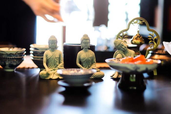 Chữa lành mang lại sự an nhiên trong tâm hồn và chuyển hóa năng lượng. Chữa lành mang lại sự an nhiên trong tâm hồn và chuyển hóa năng lượng.