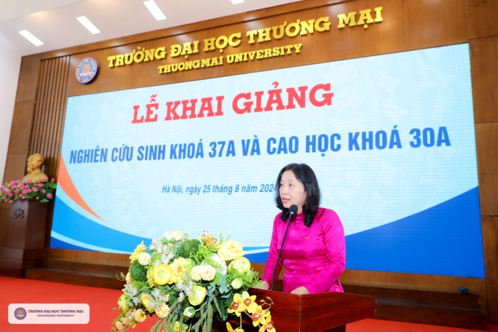 Phó Giáo sư, Tiến sĩ Nguyễn Thu Thủy – Viện Trưởng Viện Đào tạo sau đại học công bố Quyết định công nhận trúng tuyển nghiên cứu sinh khóa 37A và cao học khóa 30A. 1A6A1108.jpg