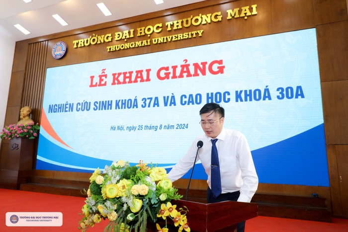 Tân nghiên cứu sinh Nguyễn Thế Lực – Lớp 37AQTKD phát biểu tại buổi lễ. 1A6A1125.jpg