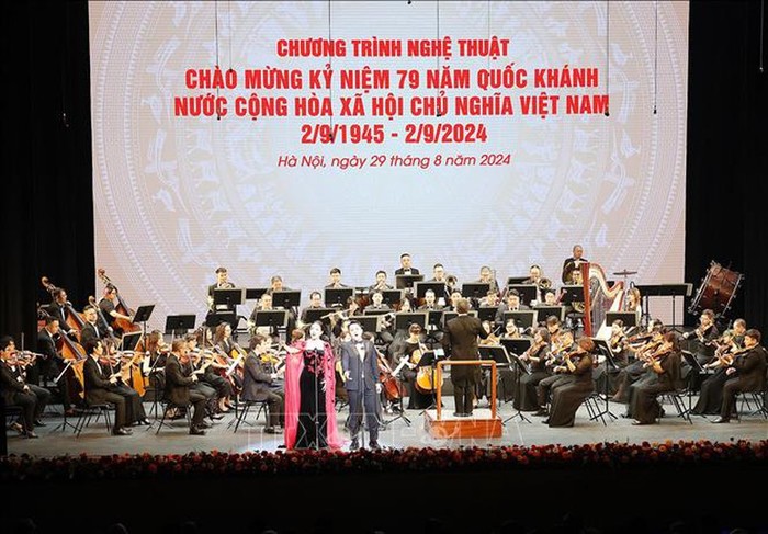 Chương trình văn nghệ chào mừng lễ kỷ niệm. Ảnh: TTXVN Chương trình văn nghệ chào mừng lễ kỷ niệm. Ảnh: TTXVN