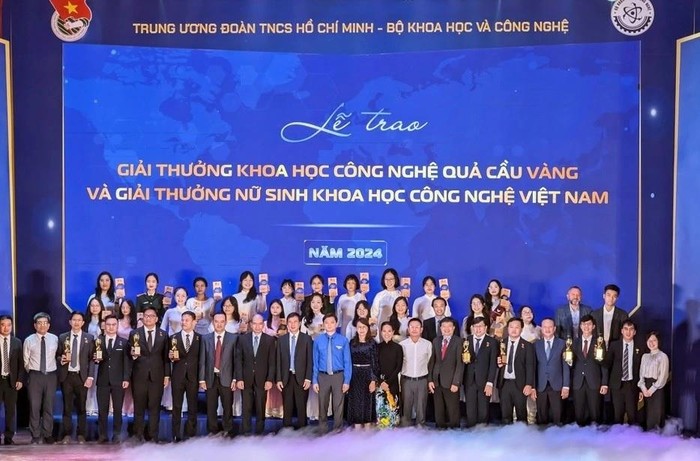 Tân Hiệp Phát 13 năm liên tiếp đồng hành cùng giải thưởng Quả Cầu vàng với mong muốn đồng hành, hỗ trợ tài năng khoa học trẻ tiếp lửa đam mê, sáng tạo, phát triển khoa học công nghệ để cống hiến cho đất nước và phụng sự xã hội.