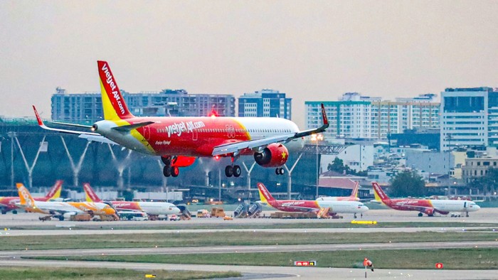 Tàu bay Vietjet.jpg