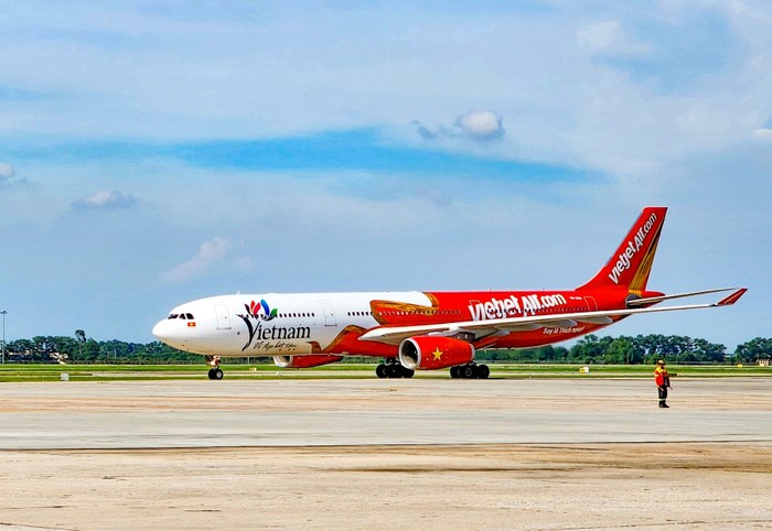 Tau bay Vietjet.jpg