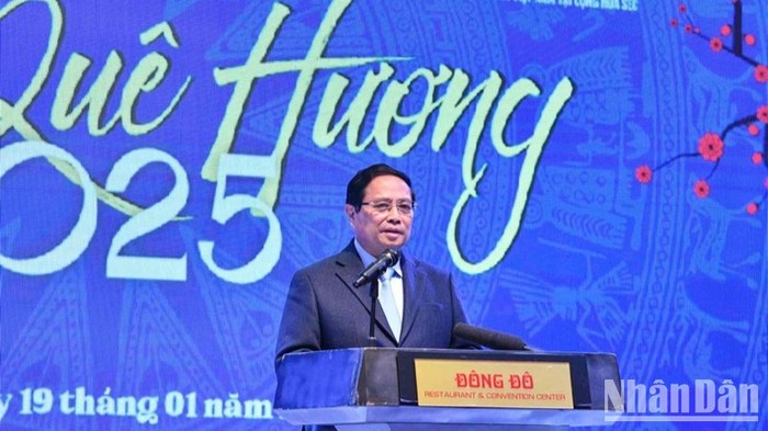 Thủ tướng Phạm Minh Chính phát biểu ý kiến tại Chương trình Xuân Quê hương 2025. (Ảnh: Thanh Giang)