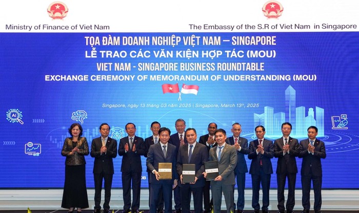 3. Hợp tác giữa Vietnam Airlines, SaigonTourist Group và APG Group Pte Limited nhằm nâng cao trải nghiệm du khách trên đường bay Việt Nam - Singapore.jpg