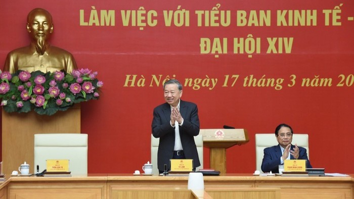 Tổng Bí thư Tô Lâm chủ trì cuộc làm việc với Tiểu ban Kinh tế-Xã hội Đại hội XIV của Đảng. (Ảnh: Trần Hải)