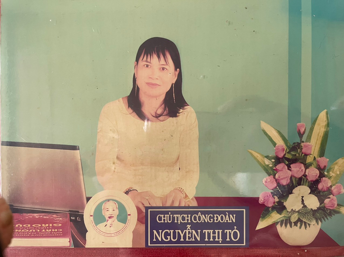 Hình ảnh khi Cô kiêm nhiệm chức Chủ tịch Công đoàn và Chi ủy viên Chi bộ trường Mẫu giáo Tân Thành B. Hình ảnh khi Cô kiêm nhiệm chức Chủ tịch Công đoàn và Chi ủy viên Chi bộ trường Mẫu giáo Tân Thành B.