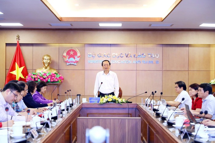 Thứ trưởng Thường trực Bộ Giáo dục và Đào tạo Phạm Ngọc Thưởng phát biểu tại hội thảo. anh 2.jpg