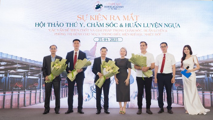 Sự kiện ra mắt Hội thảo thu hút sự quan tâm của các chuyên gia hàng đầu và nhân vật nổi tiếng trên nhiều lĩnh vực. Ảnh 3.jpg