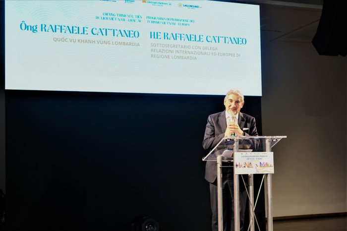 Ông Raffaele Cattaneo - Quốc vụ khanh vùng Lombardia, Italy phát biểu tại sự kiện. 6. Ông Raffaele Cattaneo - Quốc vụ khanh vùng Lombardia, Italy phát biểu tại sự kiện.jpg