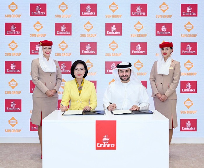 Sự hợp tác giữa Sun Group và Emirates mở ra nhiều cơ hội đón dòng khách du lịch cao cấp đến Việt Nam hơn. Sự hợp tác giữa Sun Group và Emirates mở ra nhiều cơ hội đón dòng khách du lịch cao cấp đến Việt Nam hơn.
