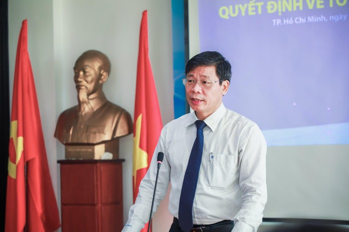 Phó Giáo sư, Tiến sĩ Nguyễn Xuân Hoàn, Hiệu trưởng Trường Đại học Công thương Thành phố Hồ Chí Minh. Ảnh: Website nhà trường. Phó Giáo sư, Tiến sĩ Nguyễn Xuân Hoàn, Hiệu trưởng Trường Đại học Công thương Thành phố Hồ Chí Minh. Ảnh: Website nhà trường.