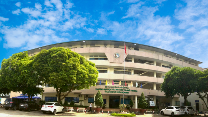 Khu Hiệu bộ tại trụ sở Trường Đại học Tài Nguyên và Môi trường Thành phố Hồ Chí Minh. Ảnh: Website nhà trường. Khu Hiệu bộ tại trụ sở Trường Đại học Tài Nguyên và Môi trường Thành phố Hồ Chí Minh. Ảnh: Website nhà trường.