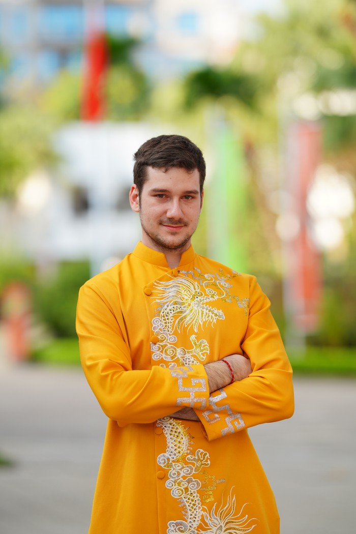 Marius Kach Andre, quốc tịch Thuỵ Sỹ, sinh viên ngành Ngôn ngữ Anh. Maurice.JPG