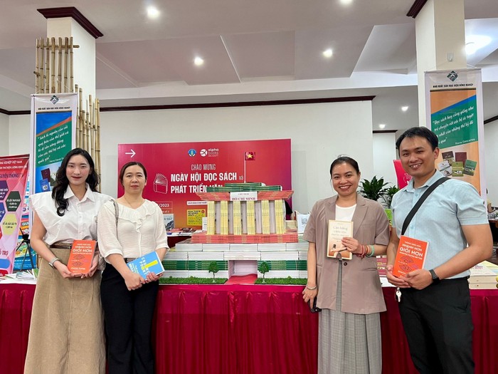 Ngày hội đọc sách và phát triển văn hóa đọc do Nhà xuất bản Học viện Nông nghiệp tổ chức. (Ảnh: Nhà xuất bản cung cấp) nxb-HVNN.jpg