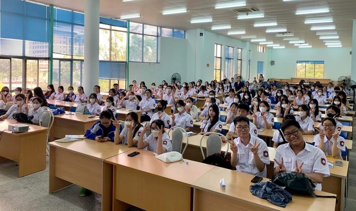 Để hoạt động đọc sách thực sự mang lại hiệu quả cần có phương pháp và biết cách lựa chọn loại sách phù hợp. (Ảnh: Trường Đại học Hàng hải Việt Nam cung cấp) thay-thang-giam-doc-thu-vien.jpg