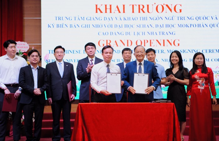 Trường Đại học Thành Đông khai trương Trung tâm Khảo thí và Giảng dạy tiếng Trung Quốc. (Ảnh: NTCC) z4926213670682_dc82f8eaba87400c7c99824509f99b20.jpg
