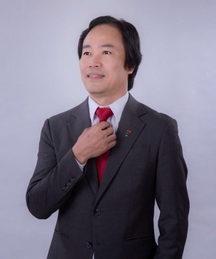 Tiến sĩ Lê Văn Cường, Phó Trưởng khoa Văn học, Cán bộ Bộ môn Hán Nôm, Trường Đại học Khoa học Xã hội và Nhân văn - Đại học Quốc gia Hà Nội. (Ảnh website trường) Tiến sĩ Lê Văn Cường, Phó Trưởng khoa Văn học, Cán bộ Bộ môn Hán Nôm, Trường Đại học Khoa học Xã hội và Nhân văn, Đại học Quốc gia Hà Nội . Ảnh website trường.jpg