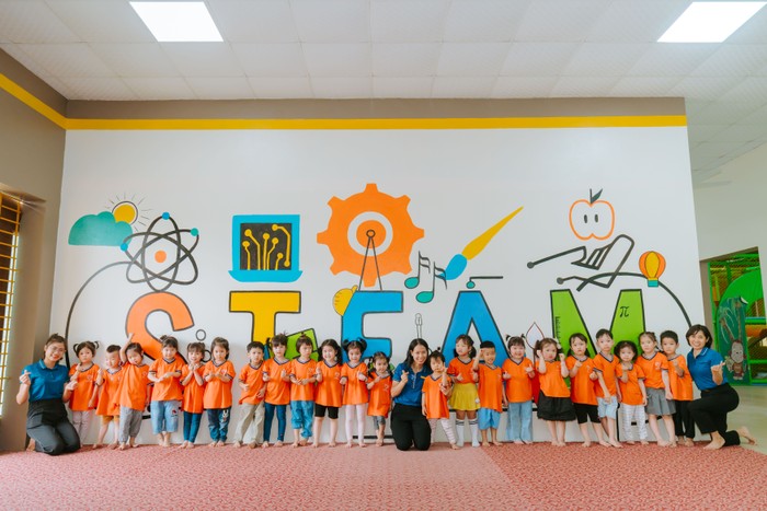 HiTechsteam2 ).jpg
