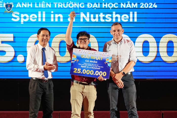 Minh Trí, sinh viên Trường Đại học Nguyễn Tất Thành xuất sắc giành Quán quân. Minh Trí tạo nên cú đúp giải thưởng khi liên tiếp 2 vòng Bán kết và Chung kết đều đạt Quán quân (1).jpg