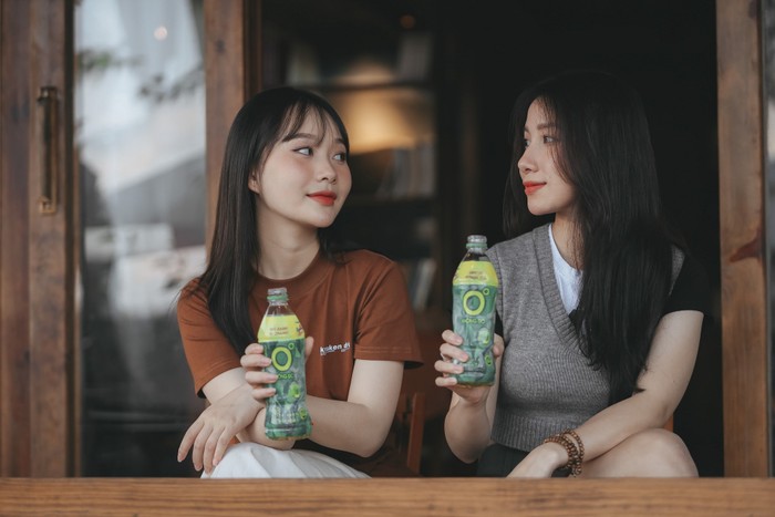 Nghỉ ngơi thư giãn, xua tan căng thẳng mệt mỏi bằng những chai Trà Xanh Không Độ để giải nhiệt cuộc sống trong những ngày nắng nóng này cũng quan trọng và đem lại kết quả tốt không kém việc vùi đầu vào sách vở. a2.jpg