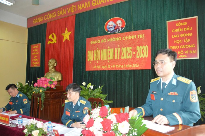 Đại tá Nguyễn Sóng Hải - Phó Chủ nhiệm Chính trị Học viện Phòng không - Không quân phát biểu tại Đại hội. 77b22790-34b9-402a-ab97-58908d61a8b1.jpg