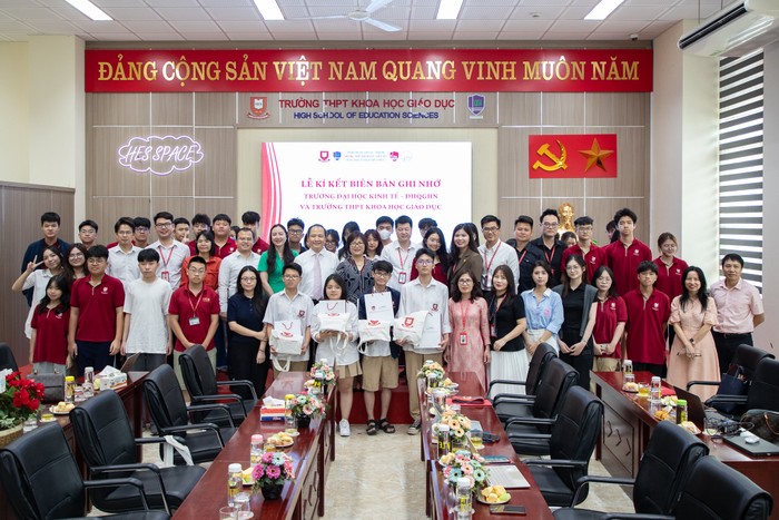 Học sinh tại HES sẽ được hưởng nhiều lợi thế từ chương trình VNU 12+ AH9I8686.jpg