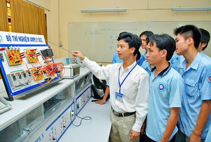 Bộ Lao động Thương binh và Xã hội đề nghị các cơ sở Giáo dục Nghề nghiệp không tăng học phí năm học 2020 - 2021 như 2021- 2022. Ảnh: Tạp chí Tuyên Giáo