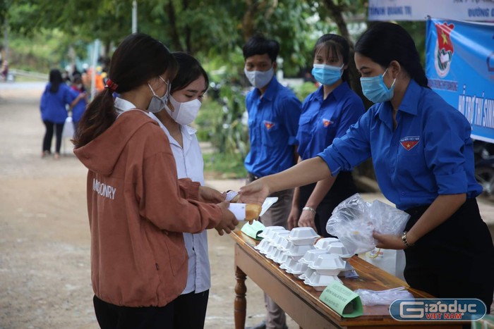 Hoạt động tiếp sức mùa thi ở trường Trung học phổ thông Đakrông (huyện Đakrông, Quảng Trị). Ảnh: Trường Đakrông