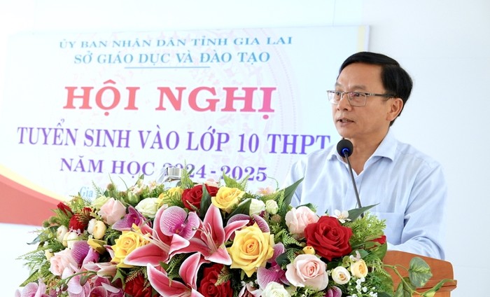 Thầy Nguyễn Văn Long - Phó Giám đốc Sở Giáo dục và Đào tạo Gia Lai. Ảnh: Mộc Trà/Báo Gia Lai pho-giam-doc-so-gd-dt-nguyen-van-long-phat-bieu-chi-dao-hoi-nghi-anh-moc-tra-2114.jpg