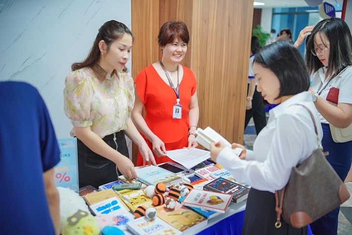 Triển lãm sách "Tặng sách hay - Mua sách thật" được tổ chức trong 2 ngày từ 15-17/4/2024, tại sảnh tầng 1, tòa nhà AMDI, số 1 Trịnh Văn Bô, Nam Từ Liêm, Hà Nội 7R405560.JPG